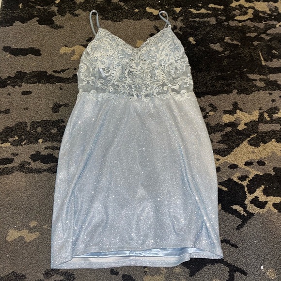 Light baby blue homecoming dress payed around 400 worn 1 time - Picture 3 of 11